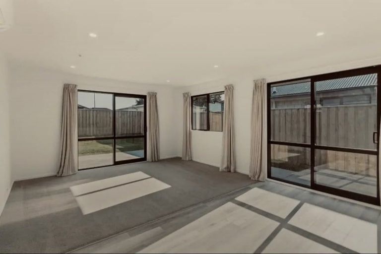 Photo of property in 35 Herridge Street, Woodend, 7691