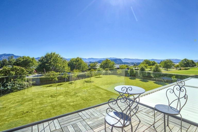 Photo of property in 17 Foxglove Heights, Wanaka, 9305