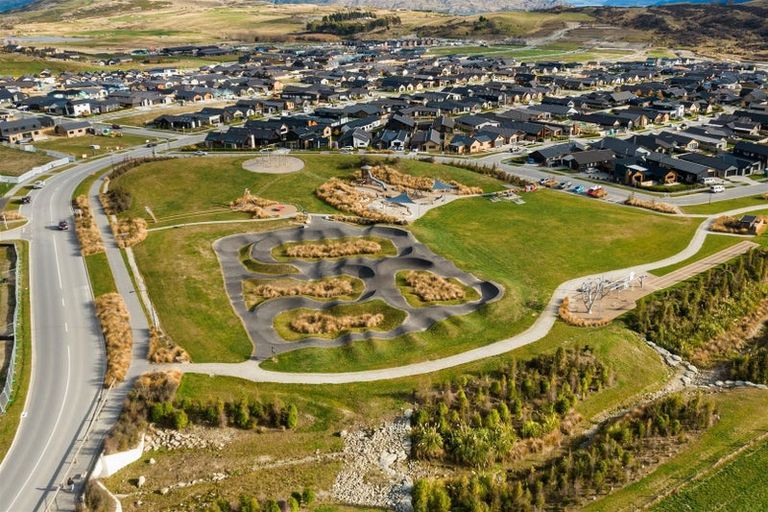 Photo of property in 34 Howden Drive, Jacks Point, 9371