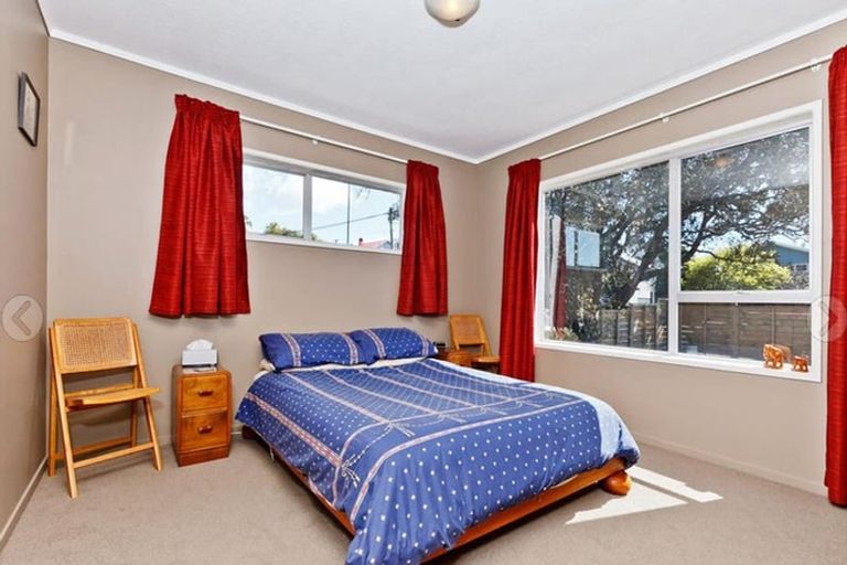 Photo of property in 1/240 Onewa Road, Birkenhead, Auckland, 0626