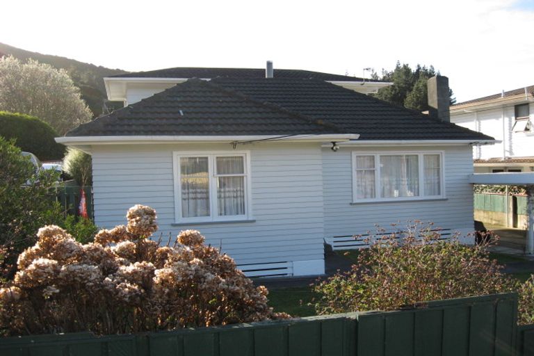 Photo of property in 14 Gardiner Grove, Wainuiomata, Lower Hutt, 5014
