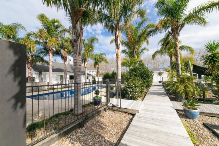 Photo of property in 726 State Highway 16, Kumeu, Waimauku, 0883