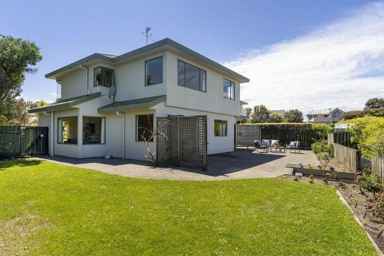 Photo of property in 5 Padstow Place, Camborne, Porirua, 5026