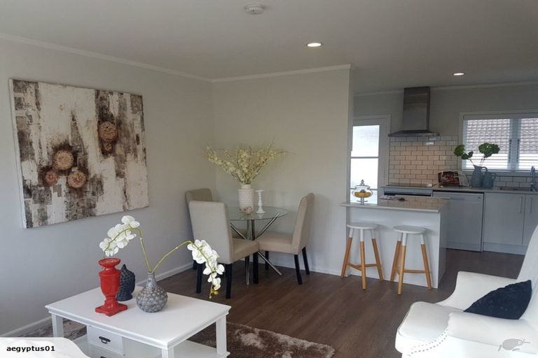 Photo of property in 4/27 Nikau Street, New Lynn, Auckland, 0600