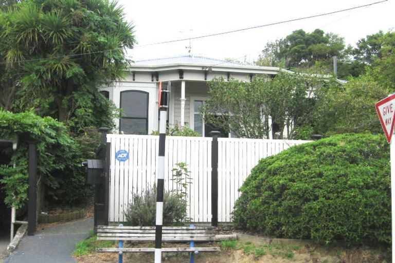 Photo of property in 3 Crofton Road, Ngaio, Wellington, 6035