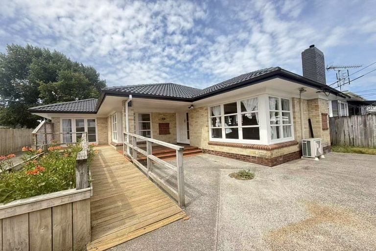 Photo of property in 1/11 Church Road, Mangere Bridge, Auckland, 2022