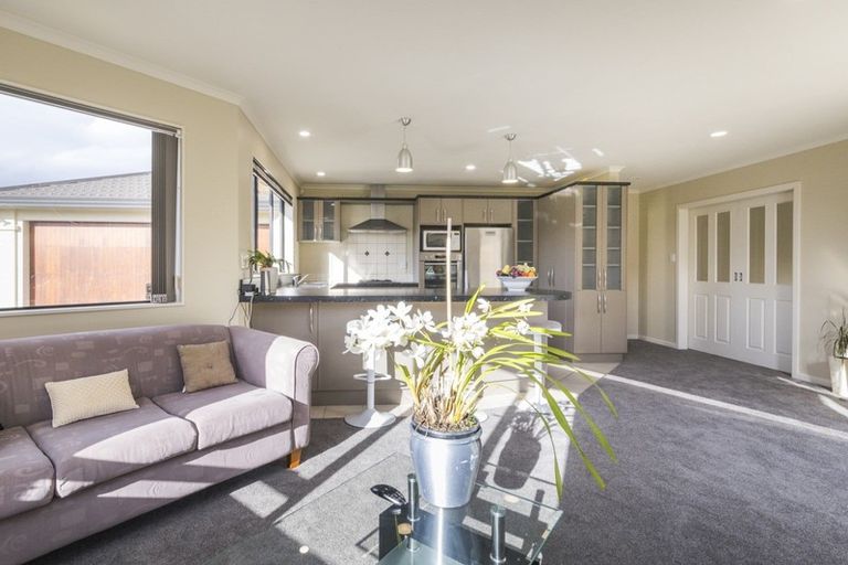 Photo of property in 98 Pacific Drive, Fitzherbert, Palmerston North, 4410