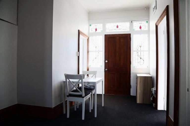 Photo of property in 1/12 Myrtle Crescent, Mount Cook, Wellington, 6021