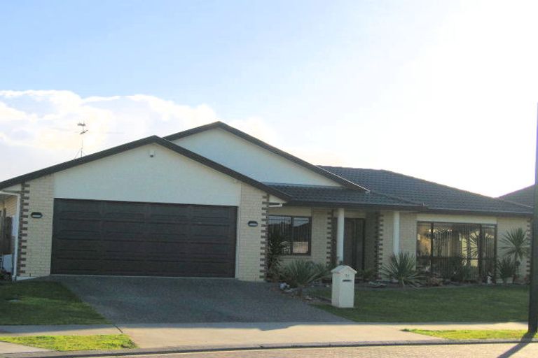 Photo of property in 14 Feeny Crescent, East Tamaki, Auckland, 2013