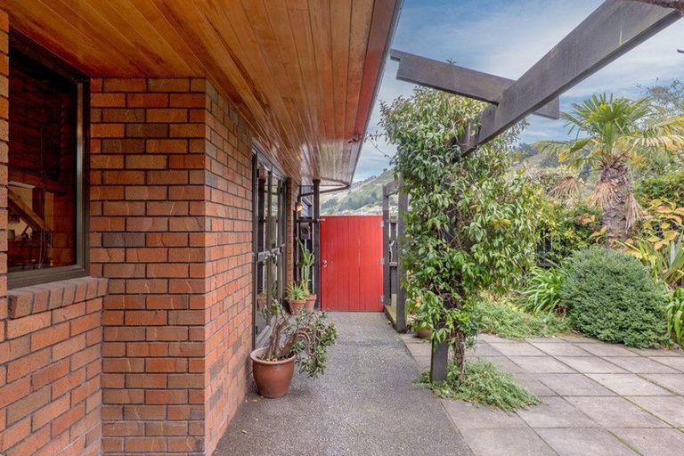 Photo of property in 2/4 Herbs Place, Cashmere, Christchurch, 8022