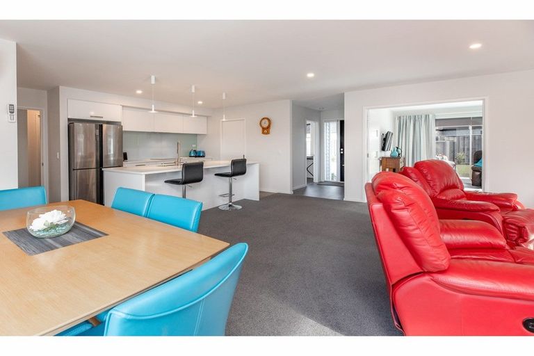 Photo of property in 31 Watkins Drive, Rangiora, 7400
