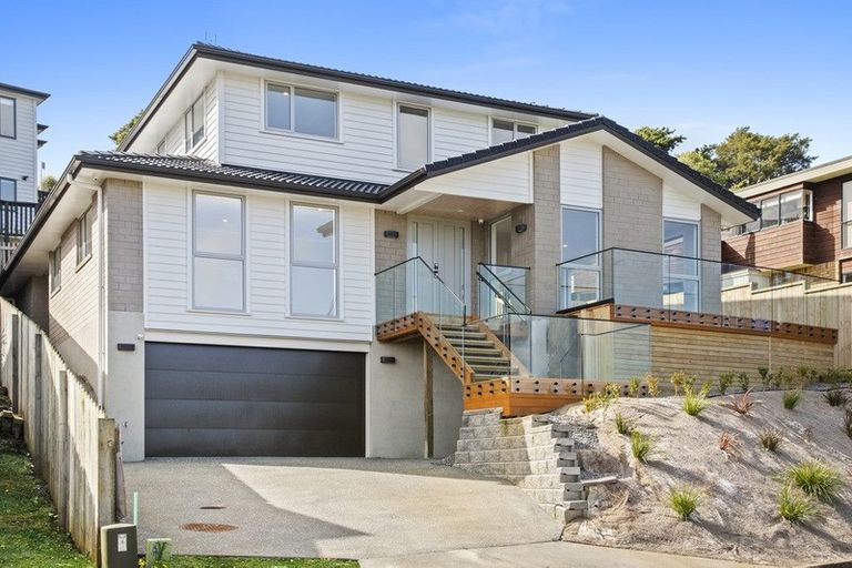 Photo of property in 2 Valley Heights Lane, Pukekohe, 2120