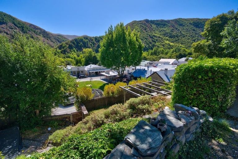 Photo of property in 5 Berkshire Street, Arrowtown, 9302