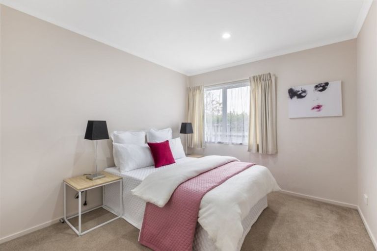 Photo of property in 1 Poaka Avenue, Takanini, 2112