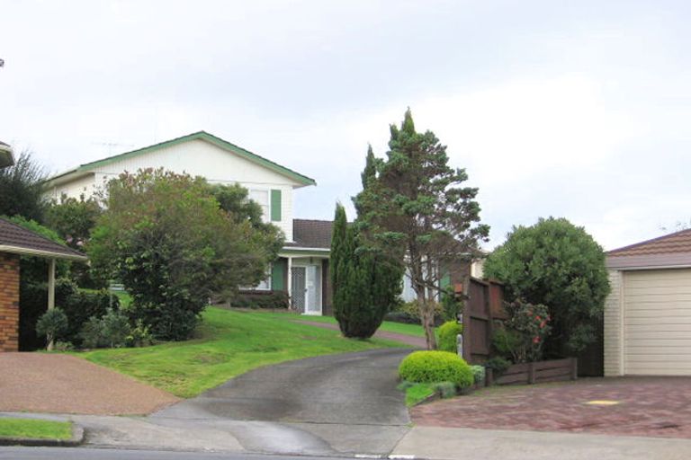 Photo of property in 1/21 Saint Simon Place, Botany Downs, Auckland, 2010