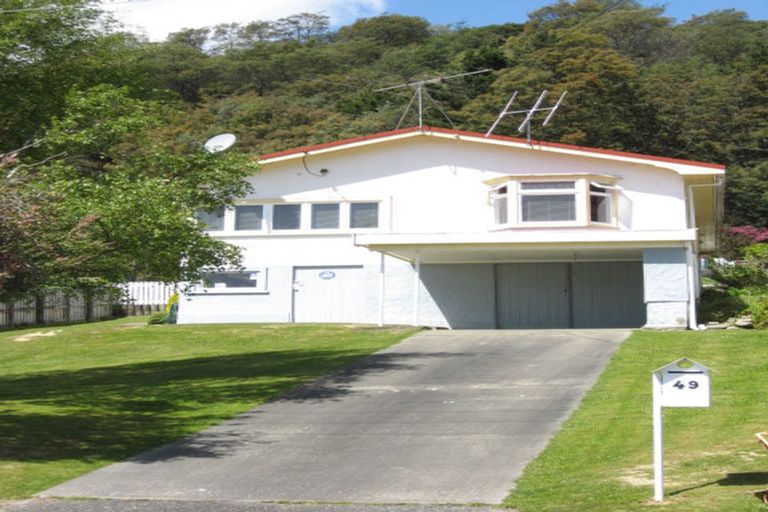 Photo of property in 49 Milton Terrace, Picton, 7220