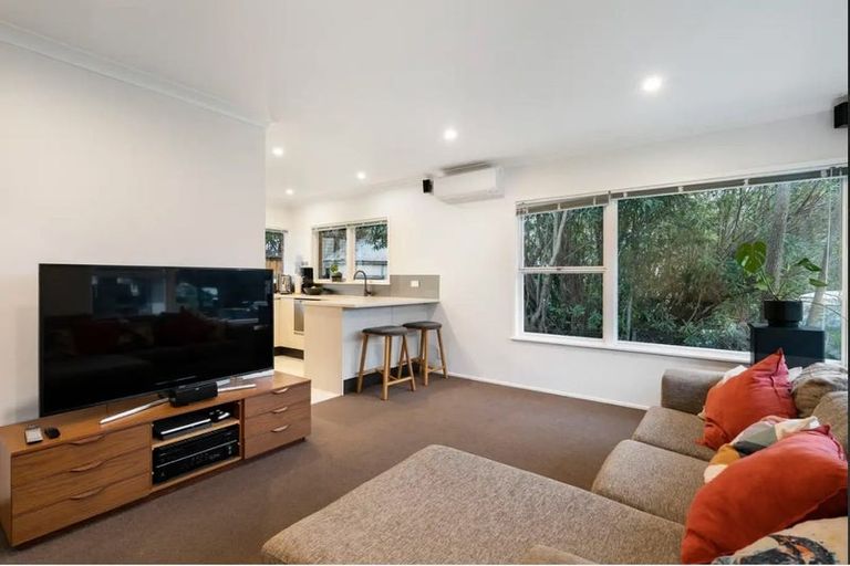 Photo of property in 2/10 Princes Street, Northcote Point, Auckland, 0627