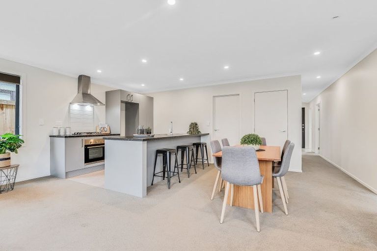 Photo of property in 28 North Ridge Drive, Rototuna North, Hamilton, 3210