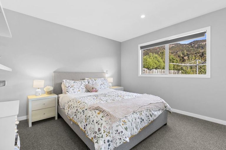 Photo of property in 10 Snowberry Street, Albert Town, Wanaka, 9305