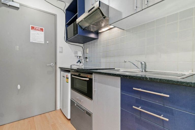 Photo of property in 3b Riverton Drive, Randwick Park, Auckland, 2105