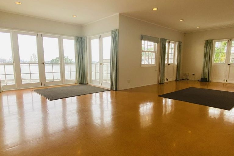 Photo of property in 127 St Heliers Road, Saint Heliers, Auckland, 1071