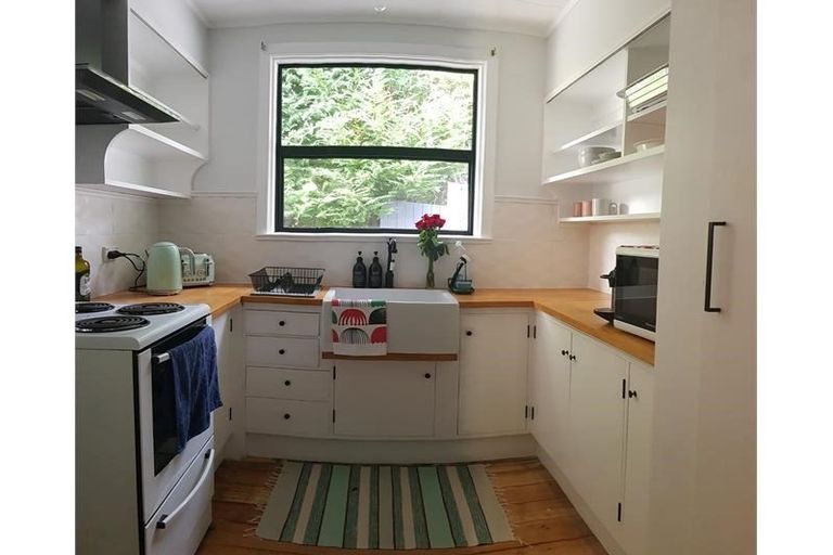 Photo of property in 27 Wattle Street, New Lynn, Auckland, 0600