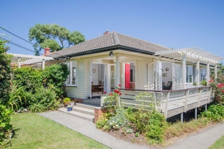 Photo of property in 484 Te Atatu Road, Te Atatu Peninsula, Auckland, 0610