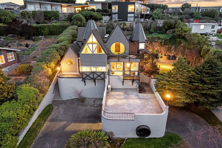 Photo of property in 8 Muritai Terrace, Mount Pleasant, Christchurch, 8081