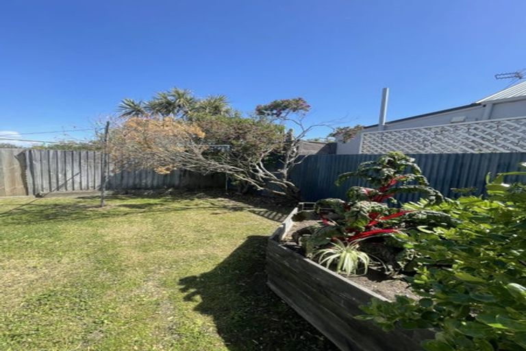 Photo of property in 1/58 Oram Avenue, New Brighton, Christchurch, 8061