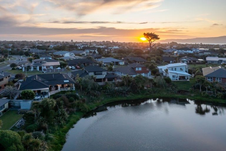 Photo of property in 4 Matuku Place, Paraparaumu Beach, Paraparaumu, 5032