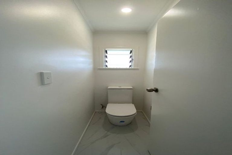 Photo of property in 2/59 Shakespeare Road, Milford, Auckland, 0620