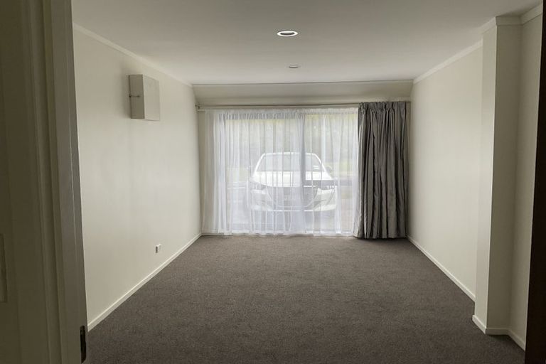 Photo of property in 2/27 Fortunes Road, Half Moon Bay, Auckland, 2012
