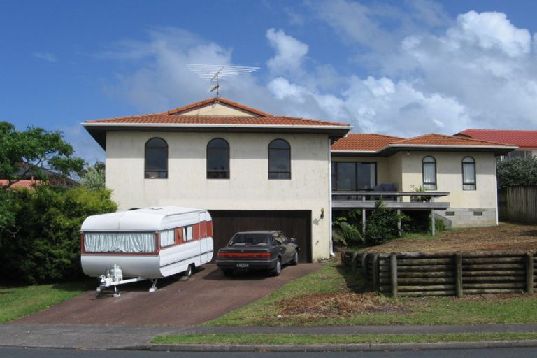 Photo of property in 3 Marina View Drive, West Harbour, Auckland, 0618