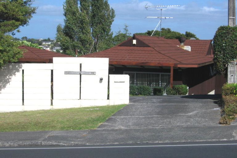 Photo of property in 44 Manuka Road, Glenfield, Auckland, 0629