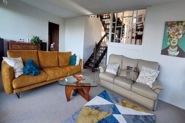 Photo of property in 19 Stratford Place, Otumoetai, Tauranga, 3110