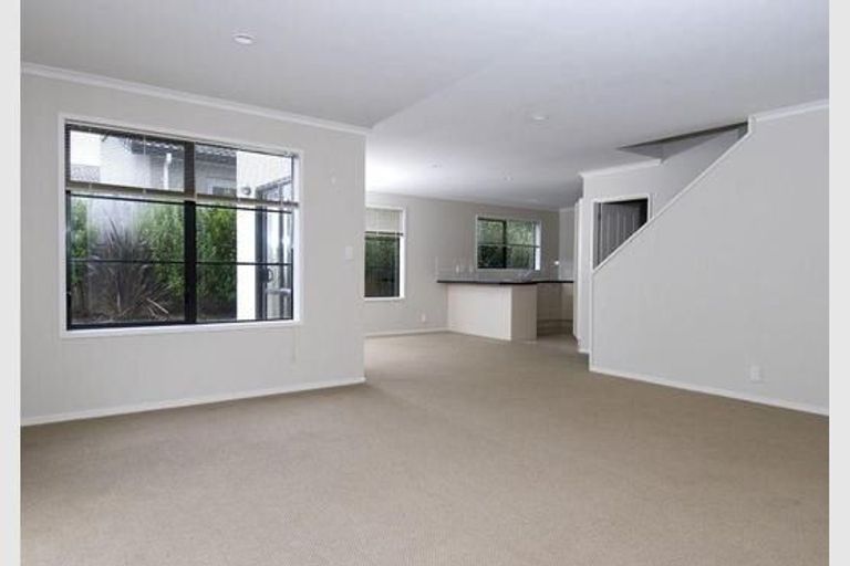 Photo of property in 4 Reefton Place, Flat Bush, Auckland, 2019