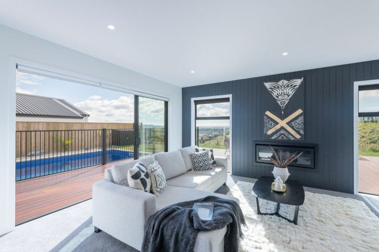 Photo of property in 70 Katania Heights, Brightwater, 7022