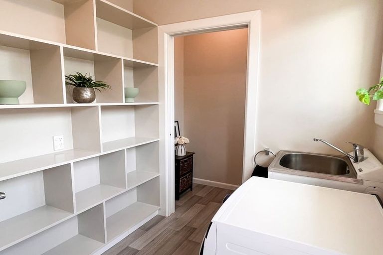 Photo of property in 2 Roscoe Street, Saint Martins, Christchurch, 8022