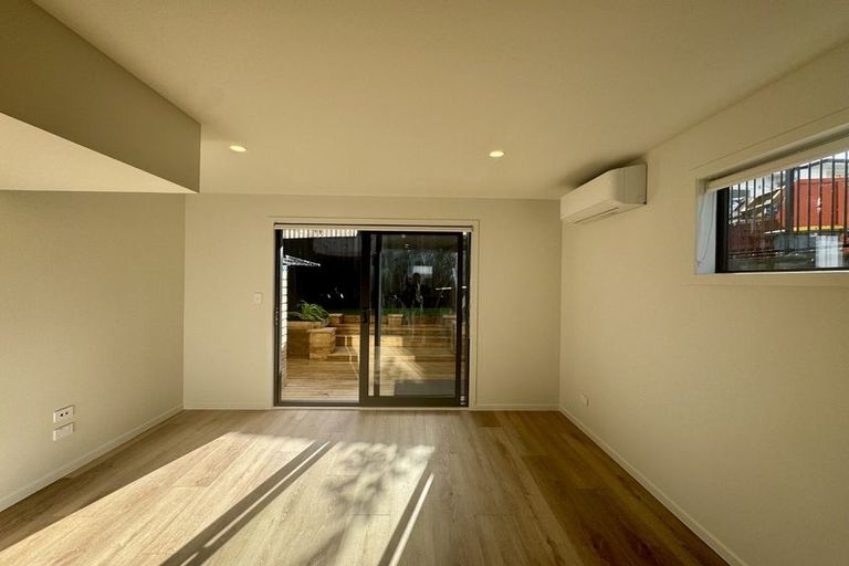 Photo of property in 12/506 Glenfield Road, Bayview, Auckland, 0629