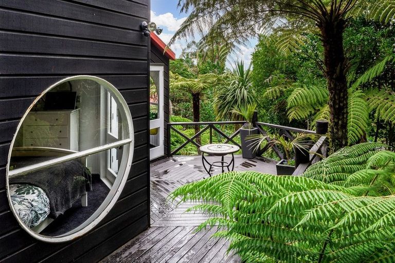 Photo of property in 12 Carlisle Road, Browns Bay, Auckland, 0630