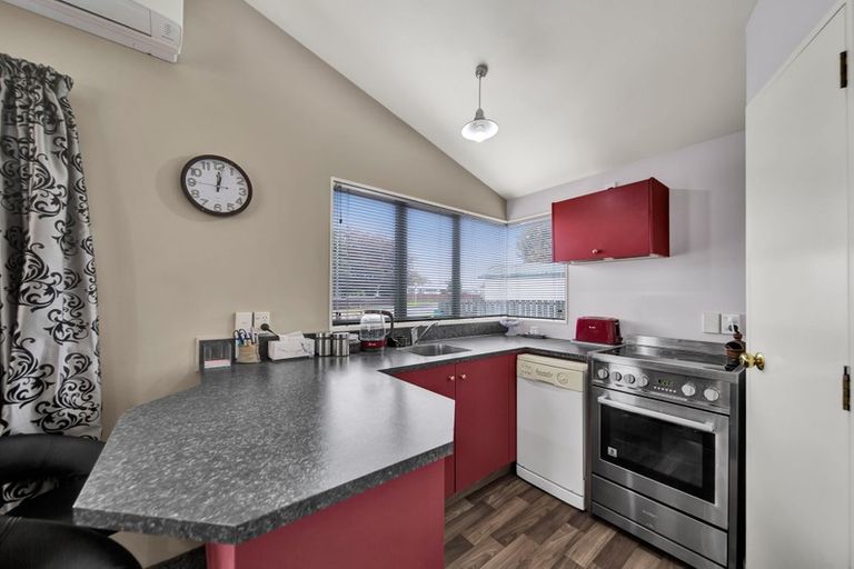 Photo of property in 16a Maire Street, Inglewood, 4330