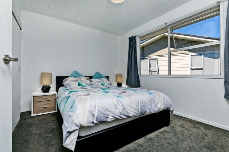 Photo of property in 28 Mawney Road, Henderson, Auckland, 0610
