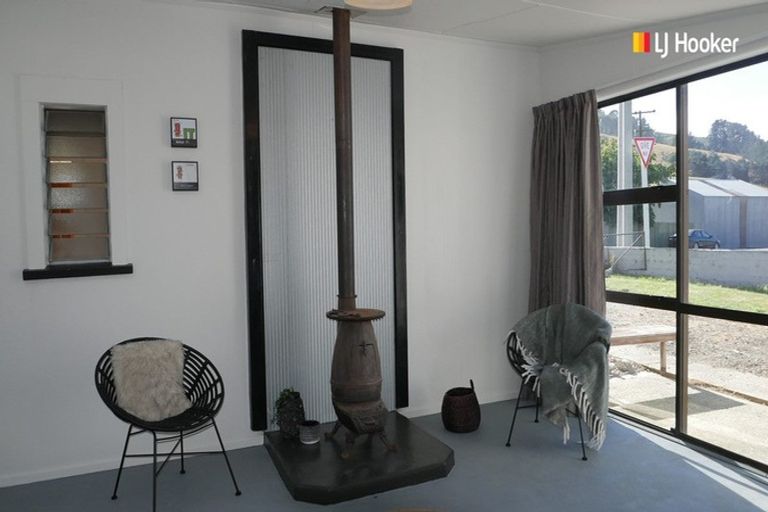 Photo of property in 1 Tiverton Street, Palmerston, 9430