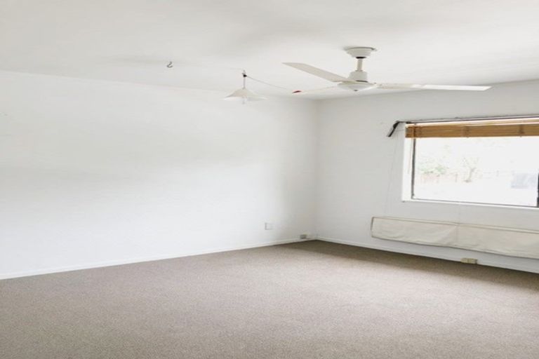 Photo of property in 127 Moire Road, West Harbour, Auckland, 0618