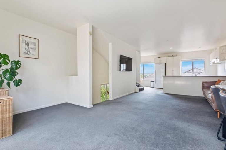 Photo of property in 3/57 Gladstone Road, Northcote, Auckland, 0627