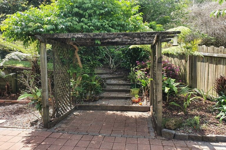 Photo of property in 2/110 Nigel Road, Browns Bay, Auckland, 0630