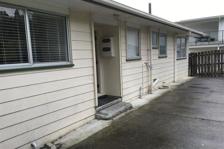 Photo of property in 33 Archers Road, Hillcrest, Auckland, 0629
