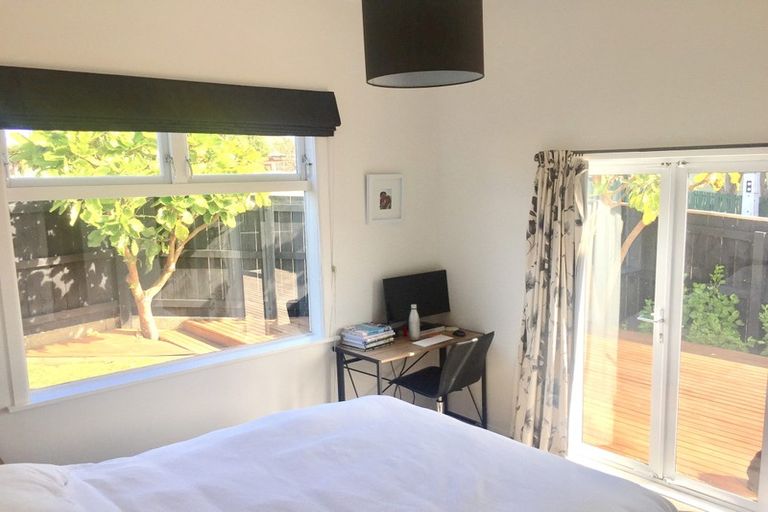 Photo of property in 2 Pembroke Road, Northland, Wellington, 6012