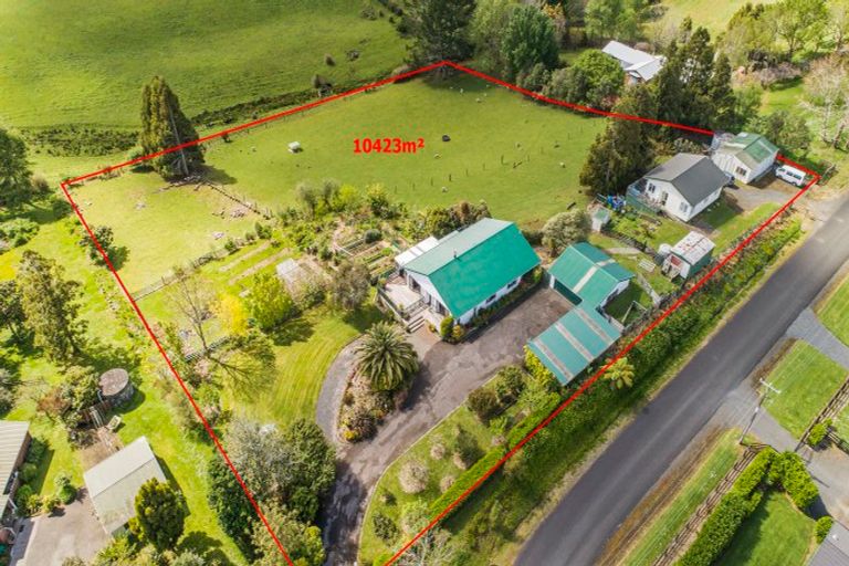 Photo of property in 33 Needham Road, Paerata, Drury, 2578