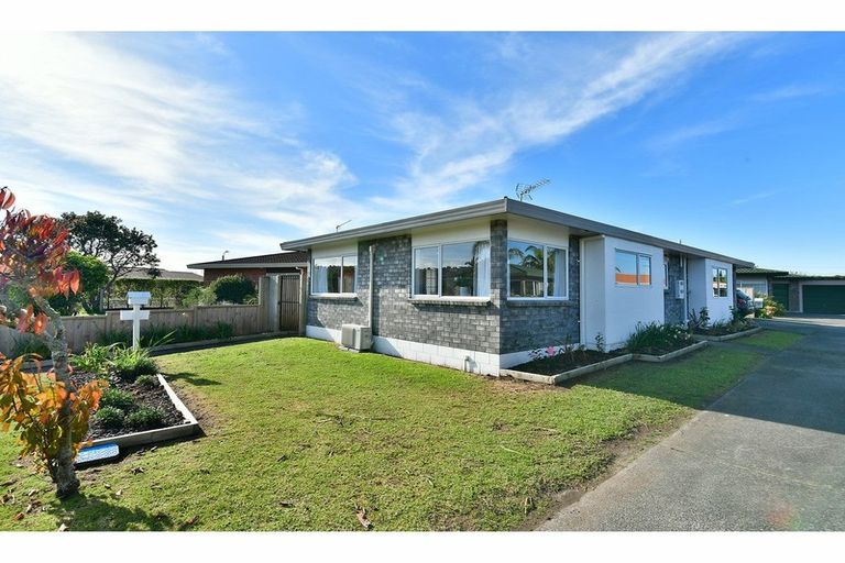 Photo of property in 34a Lakeside Drive, Orewa, 0931
